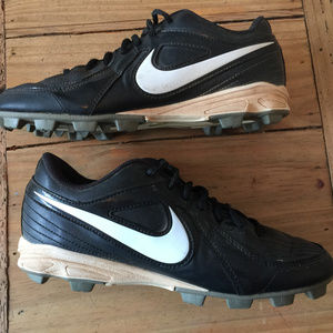 Womens 9 Nike Softball Cleats